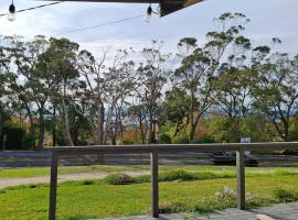 Set amongst the treetops of Arthurs Seat，位于Arthurs Seat的度假短租房