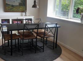 Charmerende sommerhus i fredelige omgivelser，位于斯科平的酒店