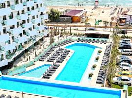 Aqua Vista Infinity Resort & Spa - Studio Lux - Piscină Infinity, Jacuzzi, Sauna, Gym - Privat，位于北马马亚-讷沃达里的酒店