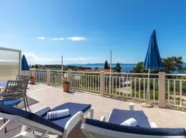 Apartman Noel s terasom i parkingom
