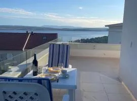 Apartment Lana Maris studio 1 - 200m from beach, terrace with sea view, wi-fi and free parking