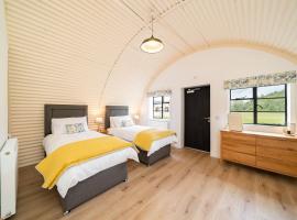 Cultybraggan Hut 37，位于科姆里的酒店