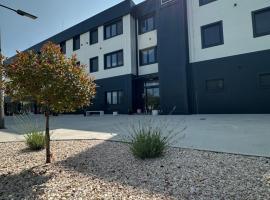 Mayor Pension，位于科马尔诺的酒店