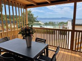 SELCE mobile home IWI，位于塞尔瑟的酒店