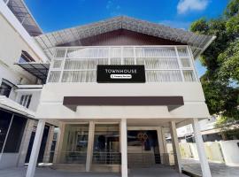 Super Townhouse Deshabhimani Road Kaloor Kochi，位于埃尔讷古勒姆的酒店