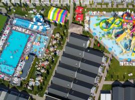 Holiday Park & Resort Mielno，位于梅尔诺的酒店