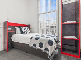 Private Studio in Dudley,Kitchen&Bathroom,Sleeps 1，位于达德利的酒店