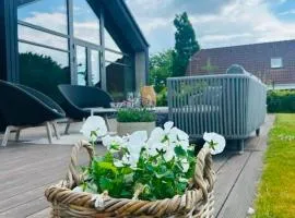 Luxurious Holiday Home with Sauna & Outdoor Hot Tub