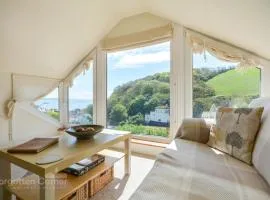 Finest Retreats - Upper Deck