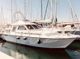 IPHARRA - Bateau à quai
