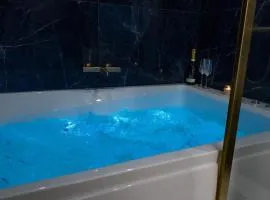 Le Passion Room - Love Room - Jacuzzi