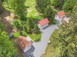 Domki na Zielonym Wzg&oacute;rzu Polanica-Zdr&oacute;j，位于波兰尼卡-兹德鲁伊的山林小屋