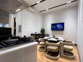 High-end House with 2 FREE Park Spots, rooftop NYC views and backyard with deck, 6BRs, 2FLs plus bsmt, 11 beds, 3 bath, Sleep 19, 20 PERCENT OFF，位于霍博肯的酒店