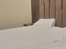 Prime Rose Hotel Karachi，位于卡拉奇真纳国际机场 - KHI附近的酒店
