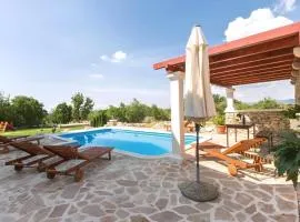 Villa Ivy Mit Perfekter Privatsphäre, Pool, Sauna