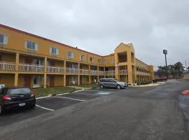 Copley Inn & Suites By OYO Akron OH