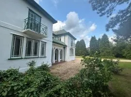 Private Lincoln Retreat - 4 Bedroom House