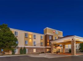 Best Western Plus Liberal Hotel & Suites，位于利柏提的酒店