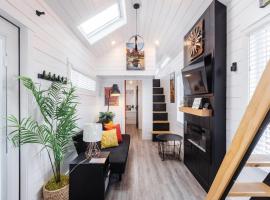 Angels Landing Tiny Home，位于Apple Valley的酒店