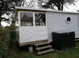 La Grande Métairie Location Mobil-Home 4p，位于卡纳克的酒店