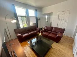 FULL KITCHEN 10MIN FROM DTOWN Room B