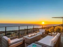 Luxe Malibu Retreat - Ocean Views, Hot Tub and Gym