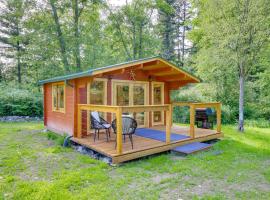 On Hobby Farm Whidbey Island Tiny Home，位于Clinton的小屋