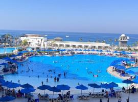 Pyramids Porto sokhna family，位于艾因苏赫纳的酒店