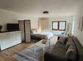 Ruhiges Ferienzimmer mit eigenem Bad am Waldrand，位于Urbach-Kirchdorf的酒店