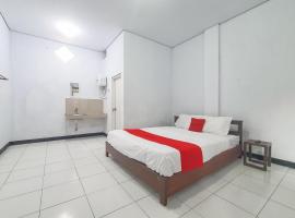 RedDoorz Syariah near Universitas Muhammadiyah Cirebon，位于井里汶的酒店
