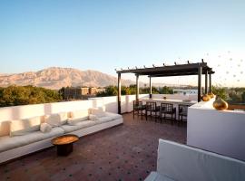 Al Wadi - Authentic Boutique Hotel with Balloon Views, Near Ancient Sites，位于Al Aqālitah的酒店