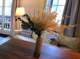 Charming Studio - Ferienwohnung - Vulpera, Scuol，位于施库尔的酒店