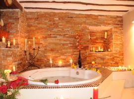 Hotel La Casa del Canónigo，位于Caracenilla的酒店