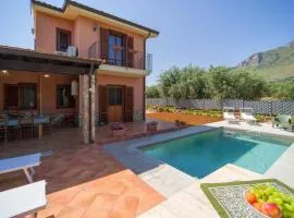 Beautiful Home In Torre Colonna-Sperone