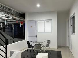 Guest House Cemara，位于万隆的青旅
