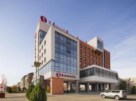 Ramada by Wyndham Oradea，位于奥拉迪亚的酒店