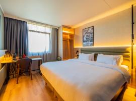 兹沃勒钟楼酒店及餐厅，位于兹沃勒的酒店