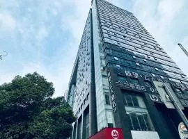 Duowei Executive Apartment Changsha Branch Wuyi Square Branch