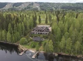 Large lakeside cabin in Tahko, No added fees