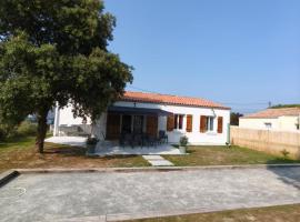 Maison familiale et conviviale proche oc&eacute;an avec terrain de p&eacute;tanque，位于勒沙托多莱龙的宠物友好酒店