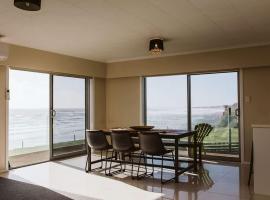 ABC on Wanaka Bay - beachfront home w. ocean views