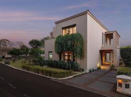 4 Lake View Manesar Golf Villa，位于马尼萨的酒店