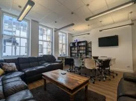 Duel of Bristol House 6BR 12 beds
