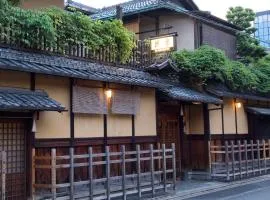 Hiiragiya
