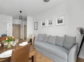 Rewal Cozy Apartment with Parking, Gym, Spa & Pool close to the Beach by Noclegi Renters