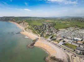 NEW Beachfront Apartment slps 4, West Bay, Dorset