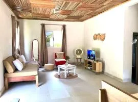 Petite maison 2ch a deux pas de la route principale
