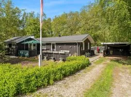 Lovely Renovated Holiday Home With A Wilderness Bath And Fenced Grounds