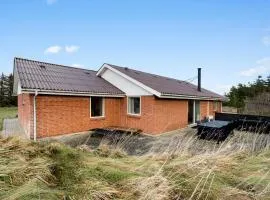 Large, Well-Maintained Holiday Home Near Søndervig, With Activity Room, 6-Person Outdoor Hot Tub And Sauna