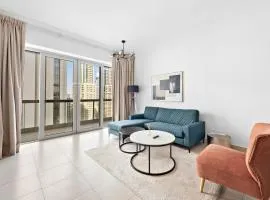 Downtown Elegance - Lavish 2BR at 8 BLVD Walk